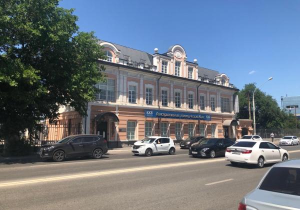 Здание по адресу: г. Астрахань, ул. Адмиралтейская, 47