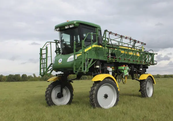 Сдача в аренду самоходный опрыскиватель