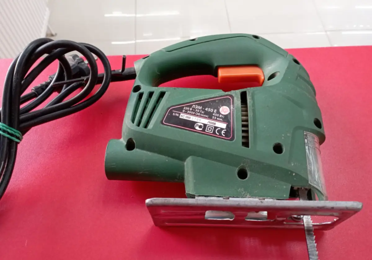 Электро лобзик лэм-Е