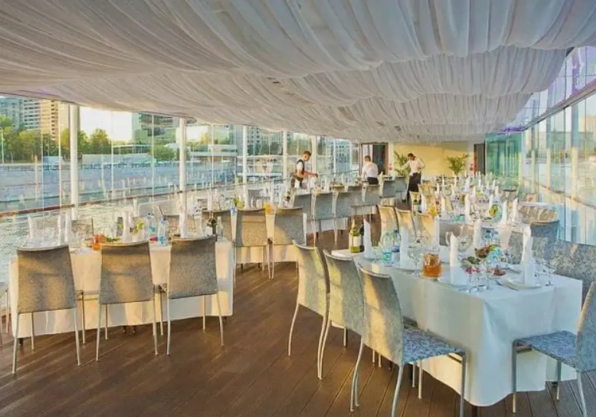 Аренда теплохода «Артурс»