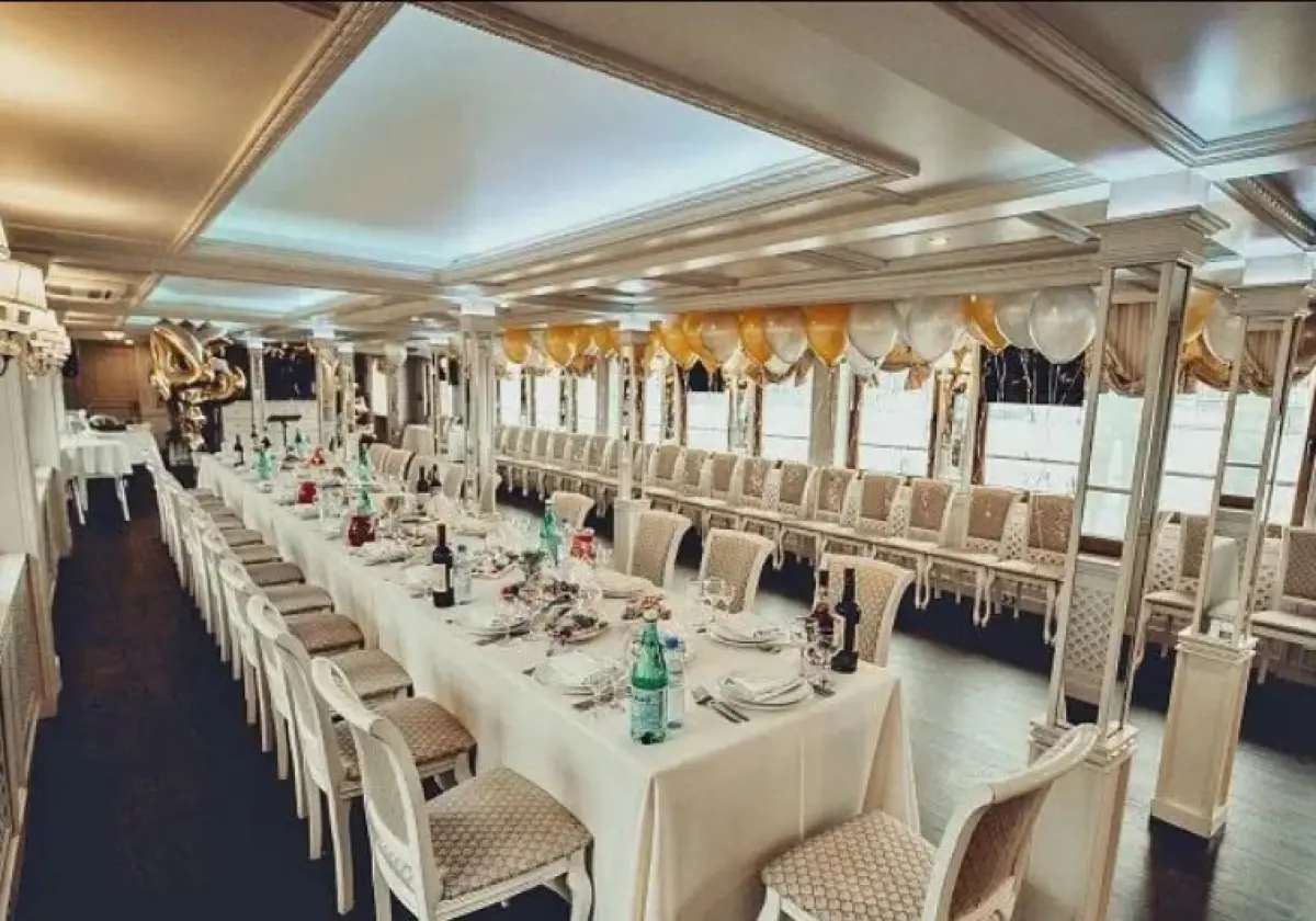 Аренда теплохода «Артурс»