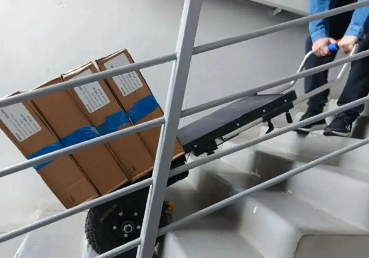 Лестничная электрическая тележка грузовая в аренду