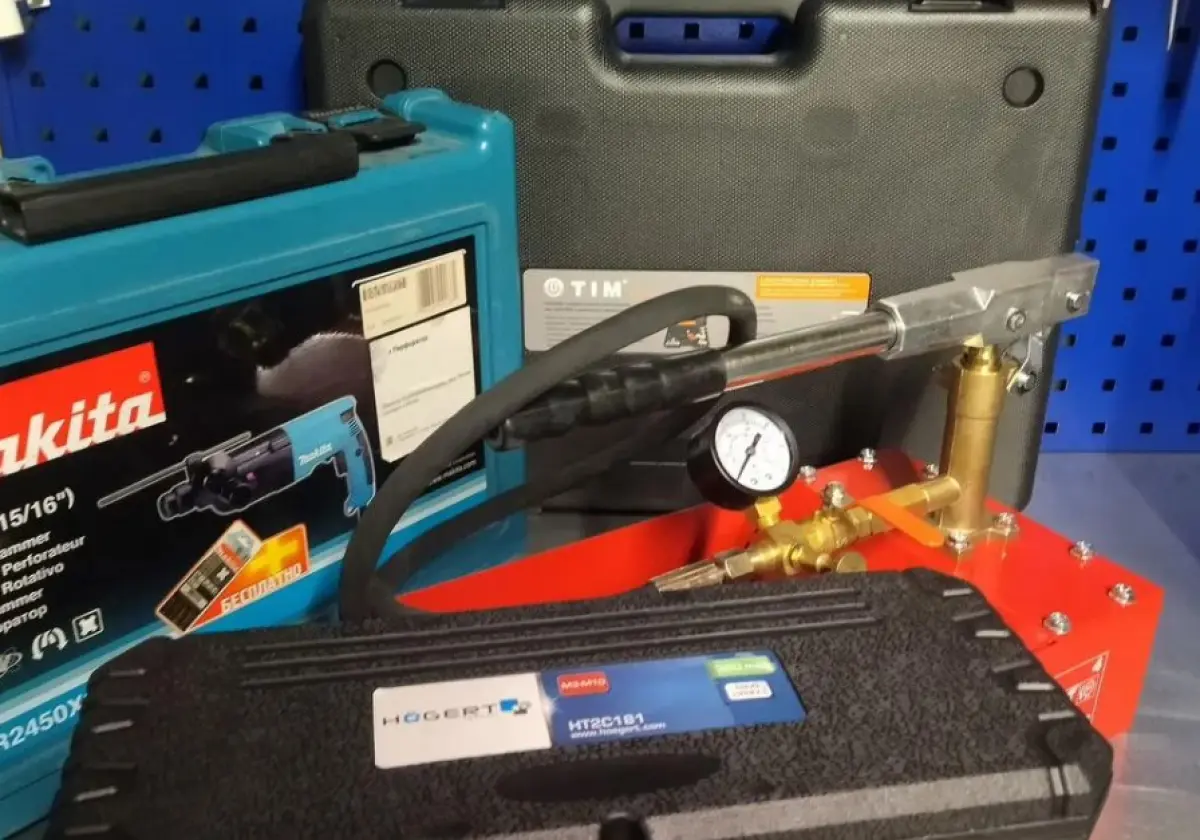 Насос для опрессовки труб и штроборез в аренду