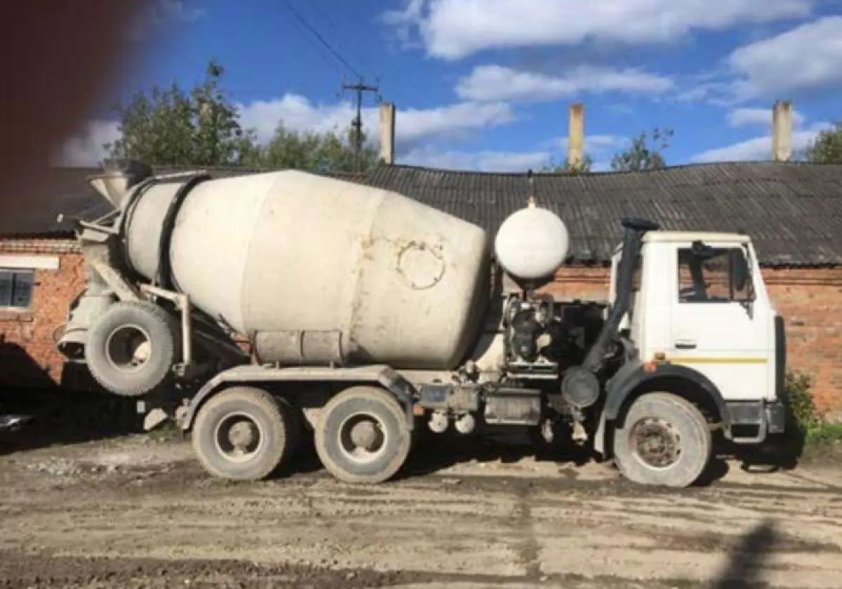 Автобетоносмеситель МАЗ в аренду