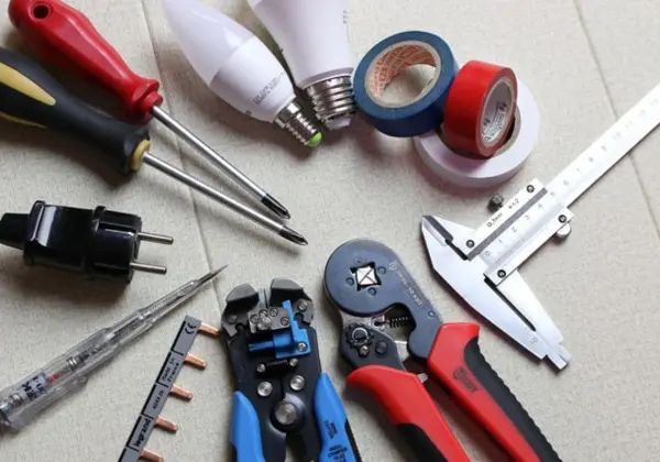 Набор для электромонтажа в аренду