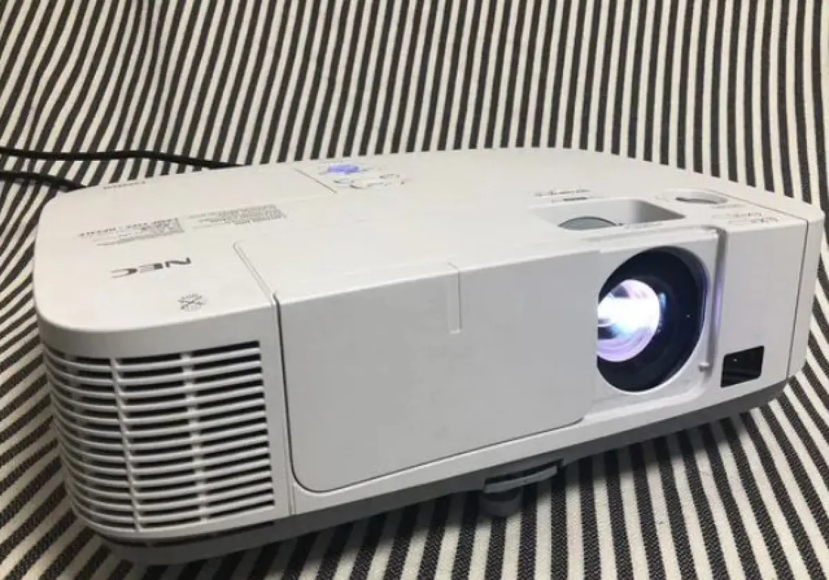 Проекторы NEC в аренду + экран