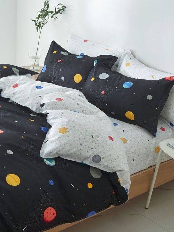 Фото № 9: Как декорировать кровать: 30 модных вариантов постельного белья