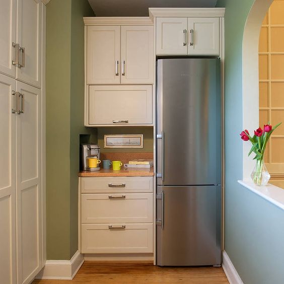 Фото № 11: Куда спрятать холодильник: 10 оригинальных идей