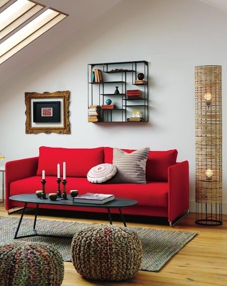 Фото № 12: 20 запоминающихся интерьеров с красным диваном