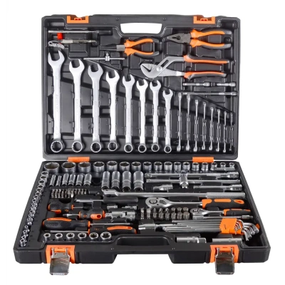 набор инструментов , 1/2", 1/4", crv, в кейсе 151 предм вихрь