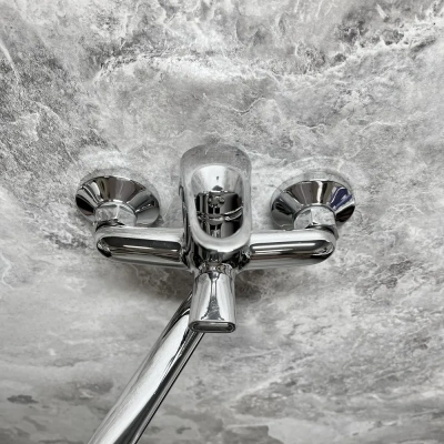 смеситель для ванны hb2213 однорычажный длинный излив с лейкой и шлангом цвет хром