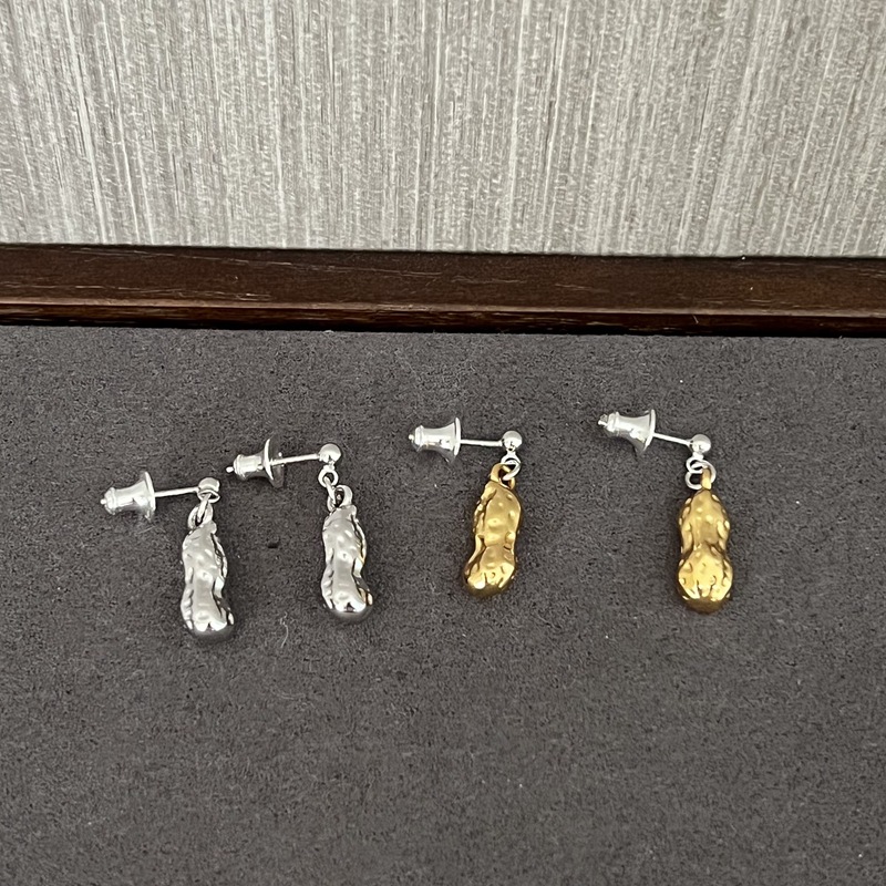 Серьги из серебра 925 пробы с двухцветной подвеской оптом из Китая — фотография 2