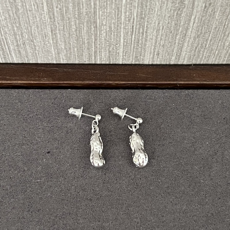 Серьги из серебра 925 пробы с двухцветной подвеской оптом из Китая — фотография 3