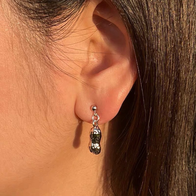 Серьги из серебра 925 пробы с двухцветной подвеской оптом из Китая — фотография 4