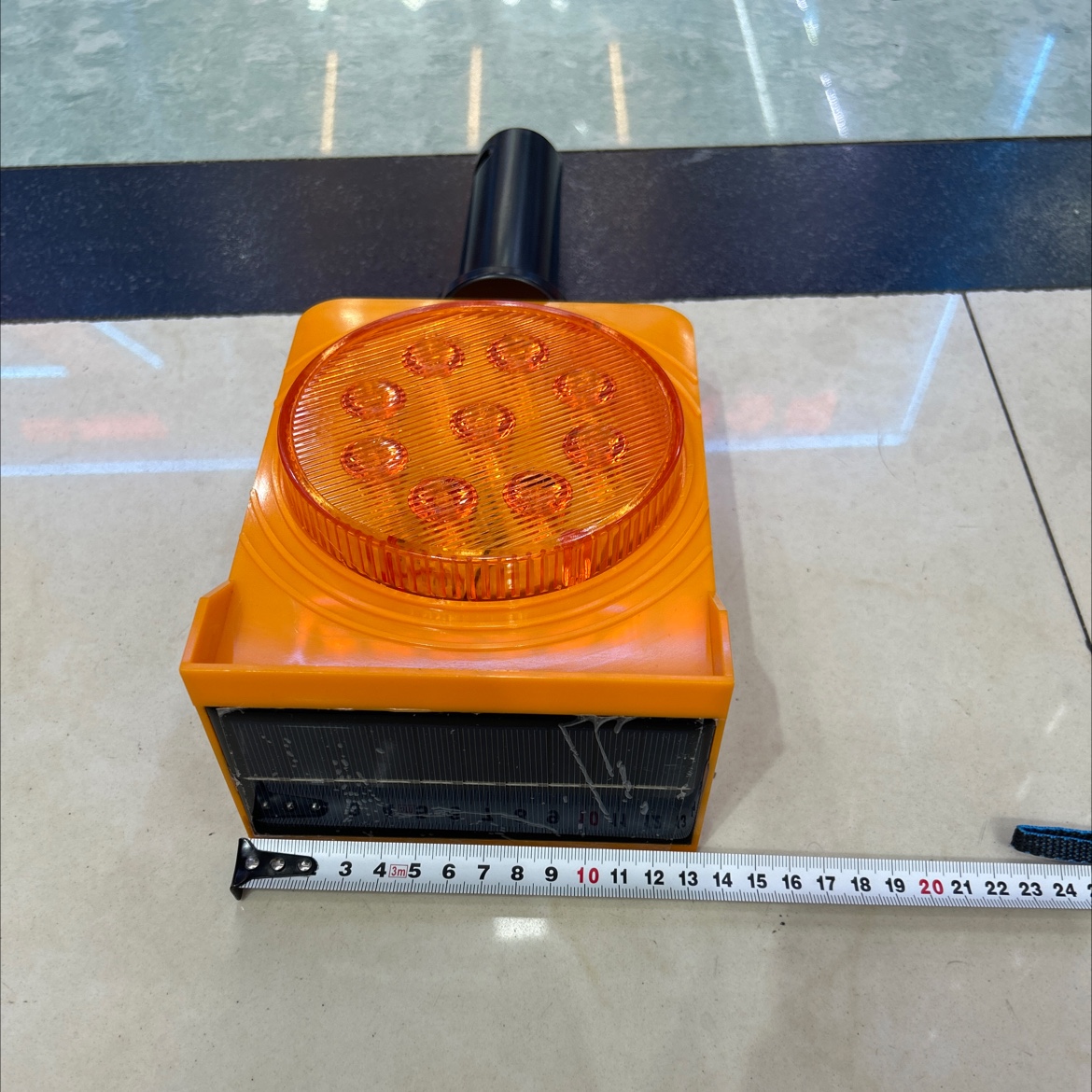 Сигнальный фонарь на солнечной батарее XH01 оптом из Китая — фотография 4