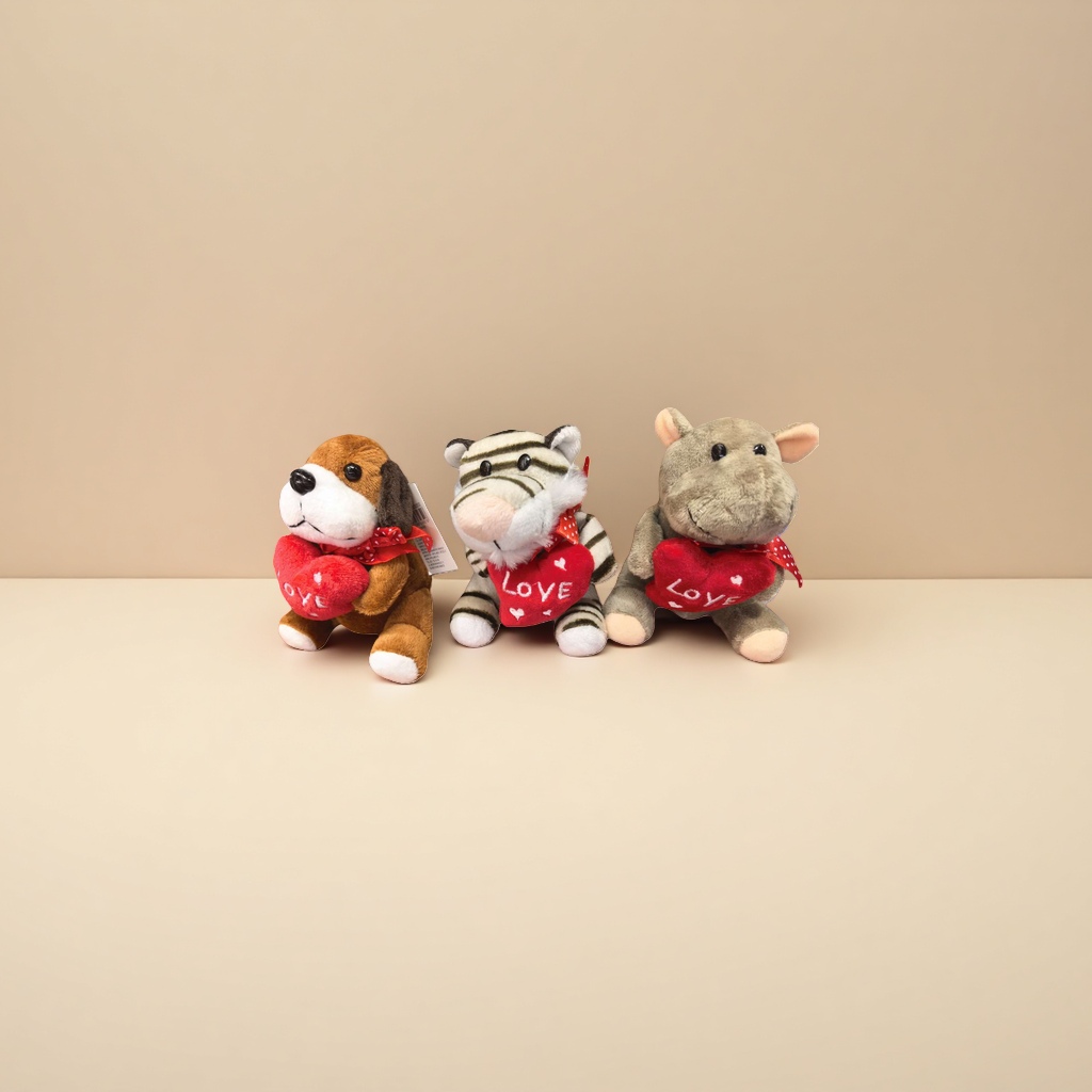 Мягкие игрушки с сердцем LOVE, набор оптом из Китая — фотография 3