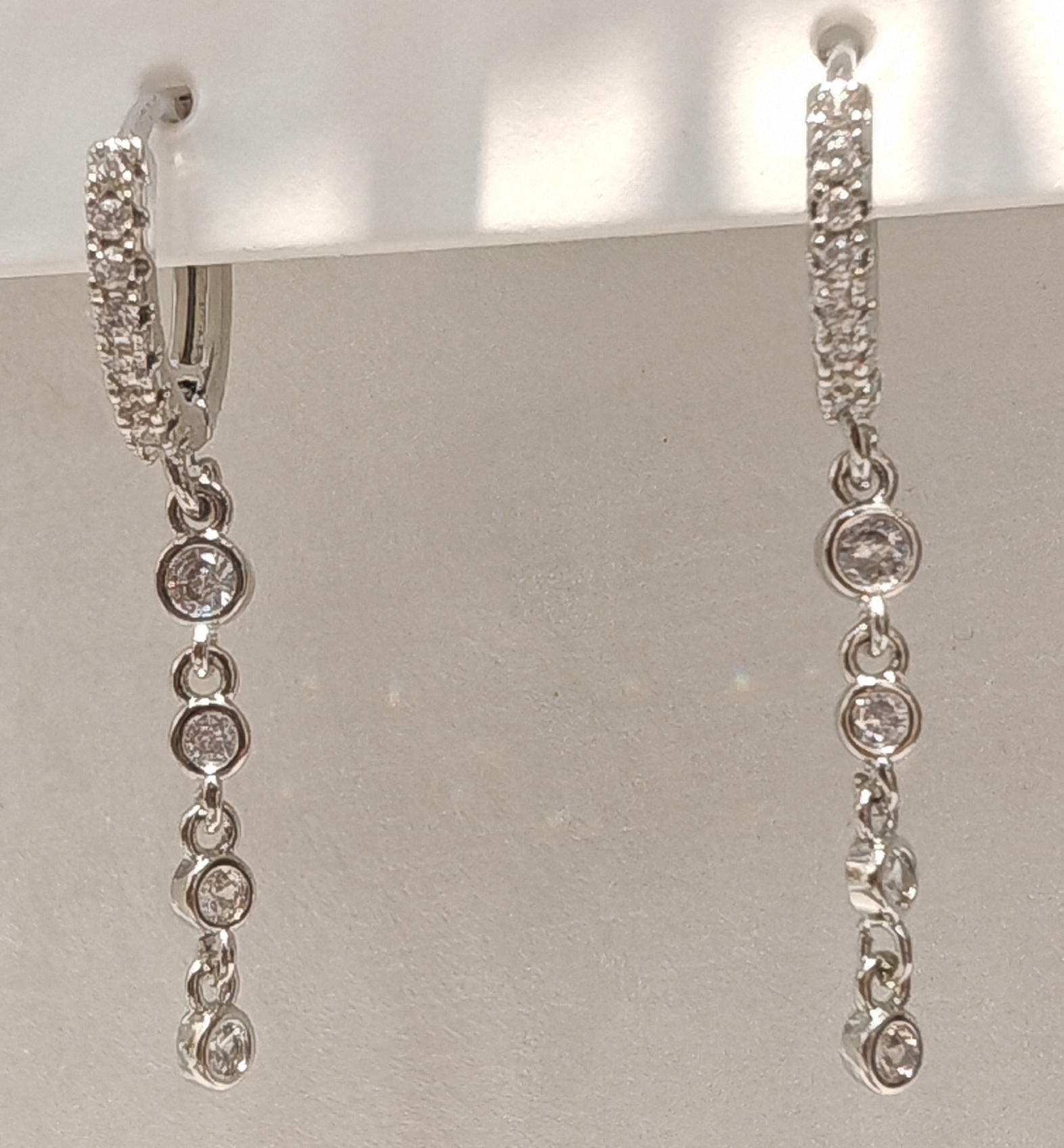 Серьги с подвеской из циркона оптом из Китая — фотография 2