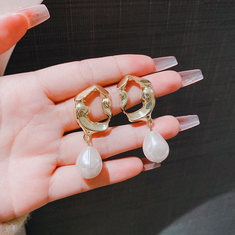 Серьги-пусеты с барочной жемчужиной оптом из Китая — фотография 4