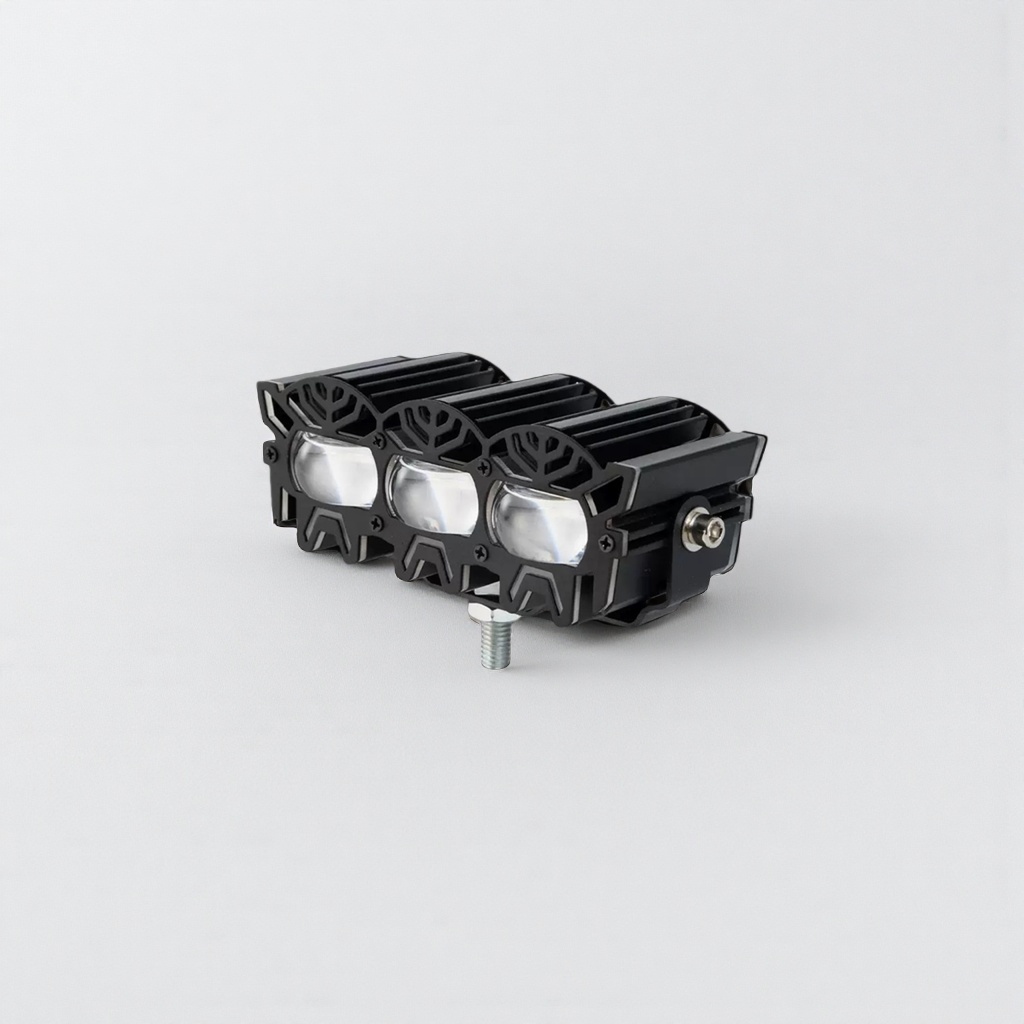 Фара мотоциклетная трёхглазая LED оптом из Китая — фотография 4