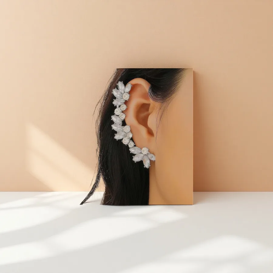 Серебристые клипсы со стразами оптом из Китая — фотография 2