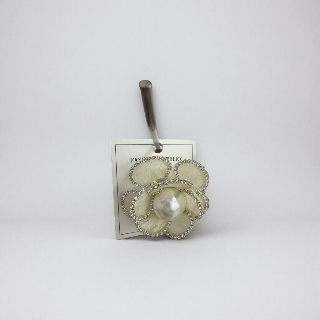 Брошь-цветок с жемчугом и стразами оптом из Китая — фотография 3