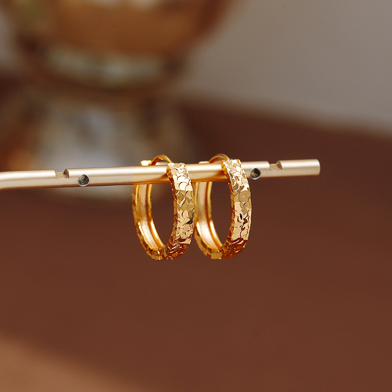 Серьги с подвеской-кубиком из стекла оптом из Китая — фотография 3