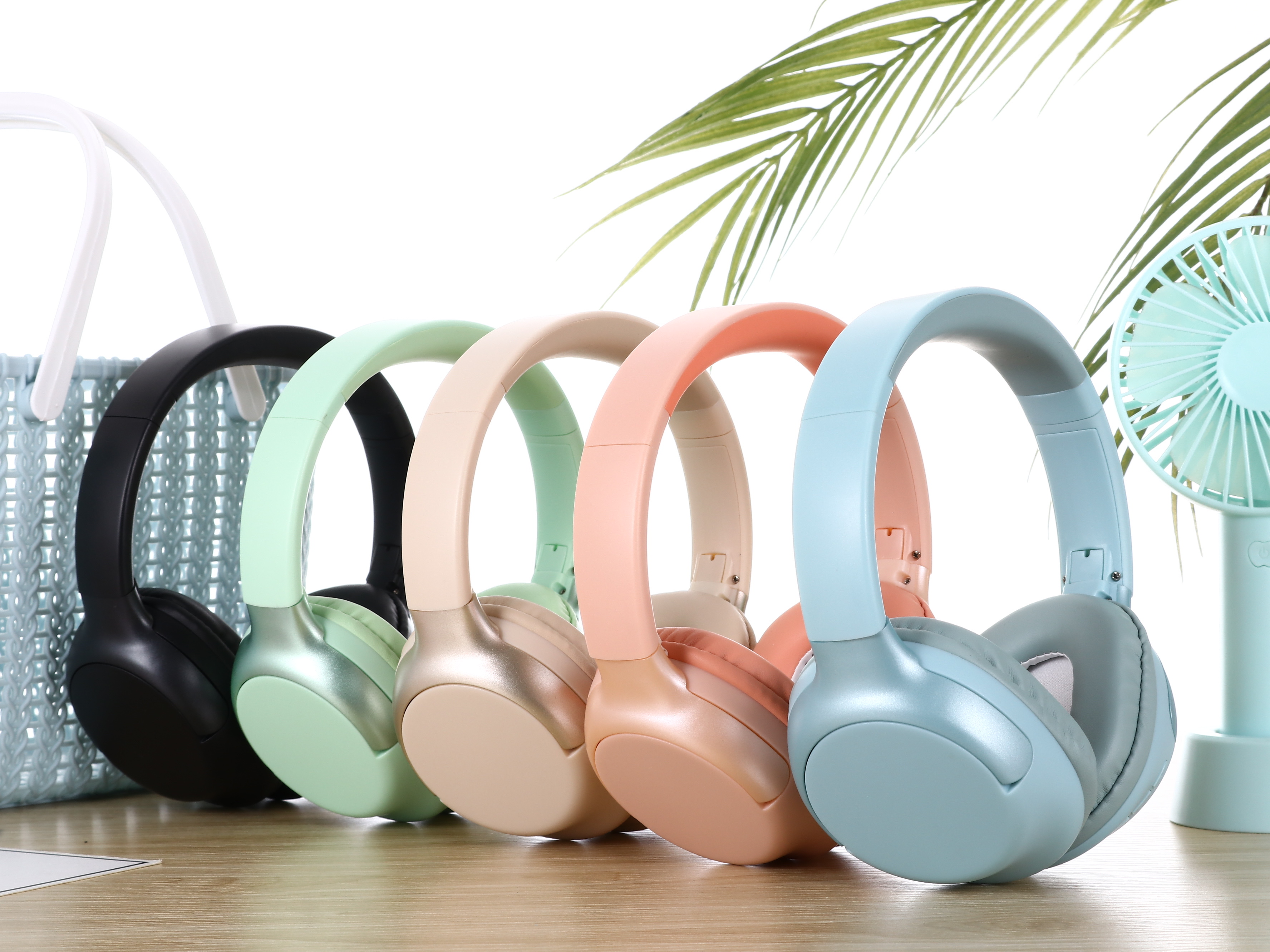 Наушники Bluetooth с картоприёмником оптом из Китая — фотография 3