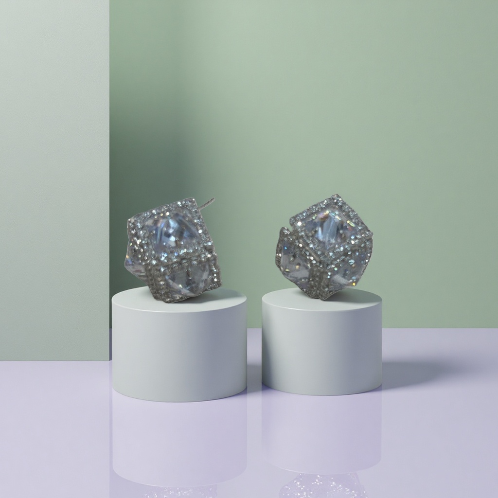 Серьги-пусеты кубические золотистые оптом из Китая — фотография 4