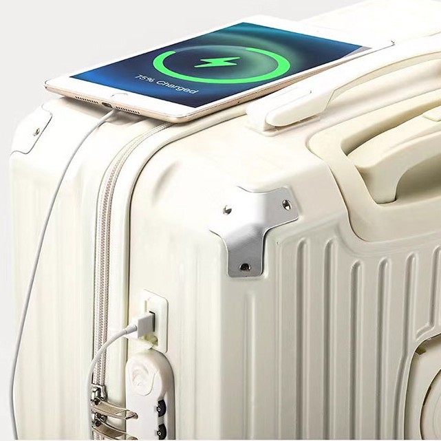 Чемодан с USB-разъёмом и защитой углов оптом из Китая — фотография 5
