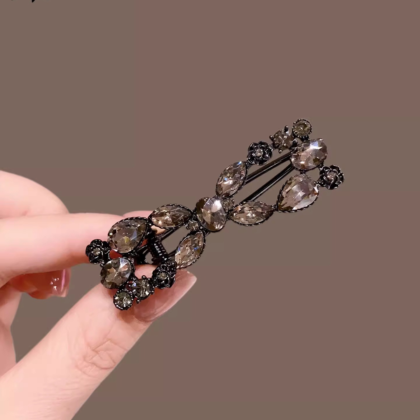 Заколка-уточка с хрустальным бантом оптом из Китая — фотография 3