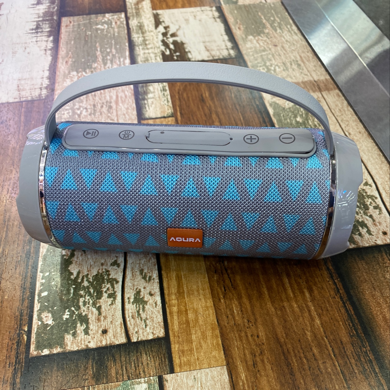 Колонка Bluetooth ретро с треугольным узором оптом из Китая — фотография 2