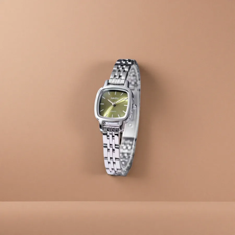 Часы кварцевые с зелёным циферблатом на металлическом браслете оптом из Китая — фотография 2