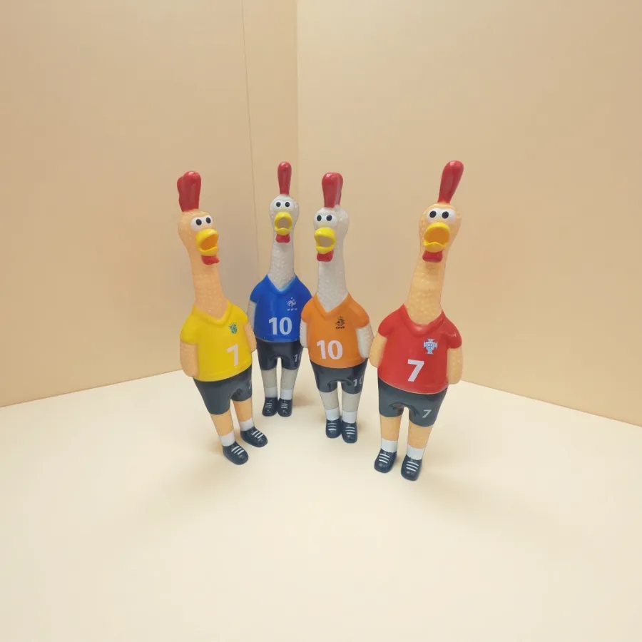 Игрушка мягкая «Петух-футболист» оптом из Китая — фотография 2