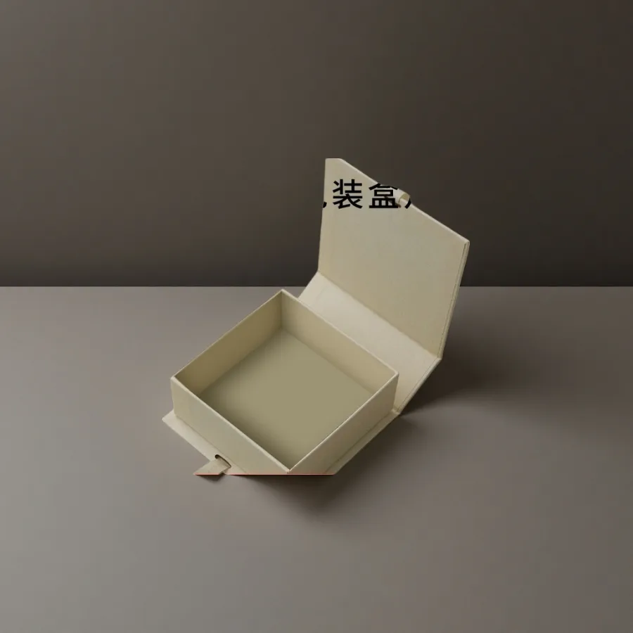 Коробка подарочная бумажная молочно-белая оптом из Китая — фотография 2