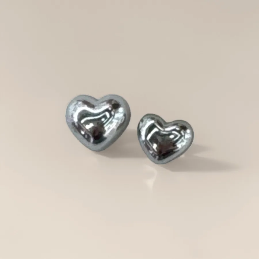 Серьги-гвоздики серебристые сердечки оптом из Китая — фотография 2