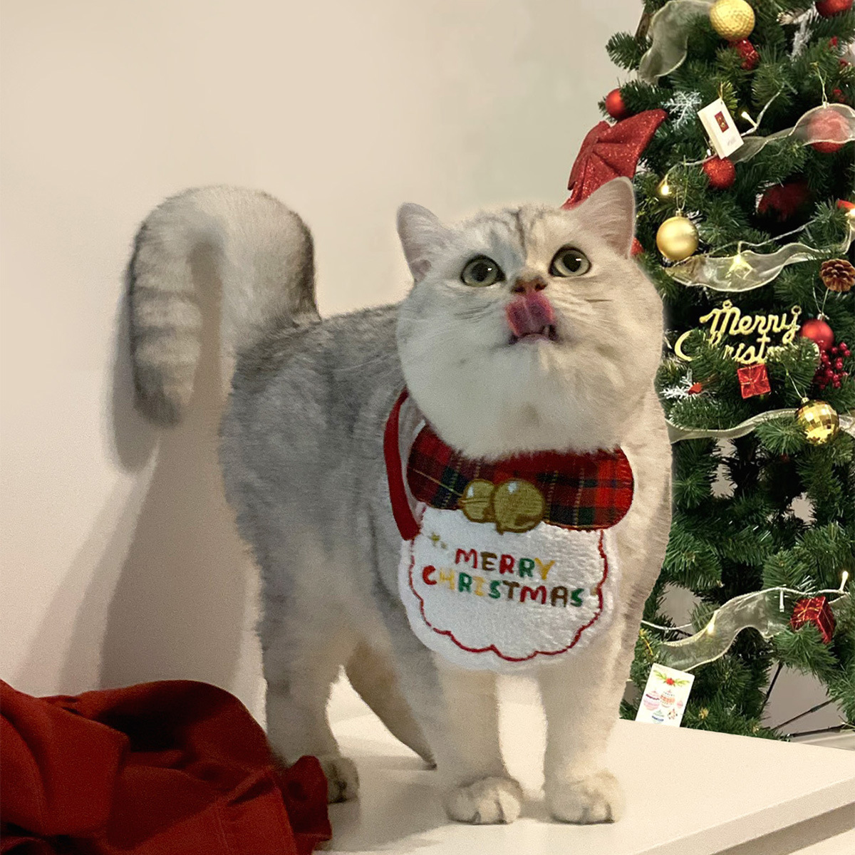 Слюнявчик новогодний для кошек и собак оптом из Китая — фотография 3