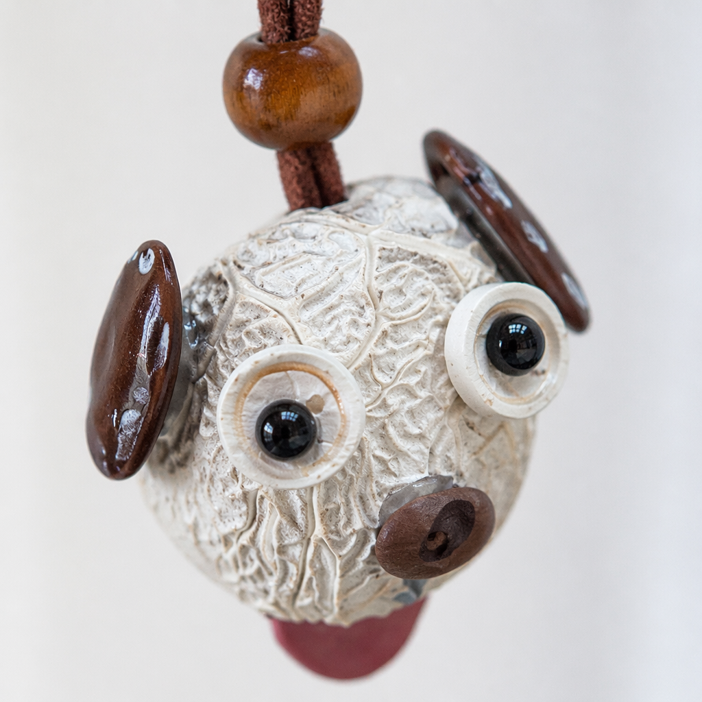 Подвеска декоративная голова щенка бежевая оптом из Китая — фотография 5