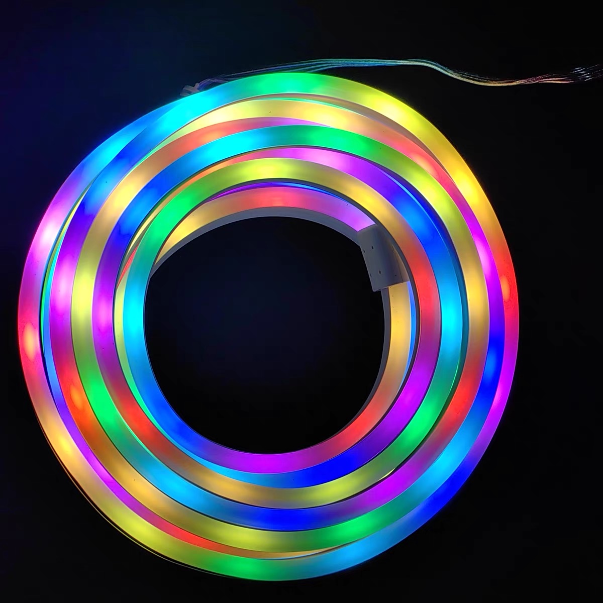 Лента светодиодная RGB 5 м с управлением по Bluetooth оптом из Китая — фотография 3