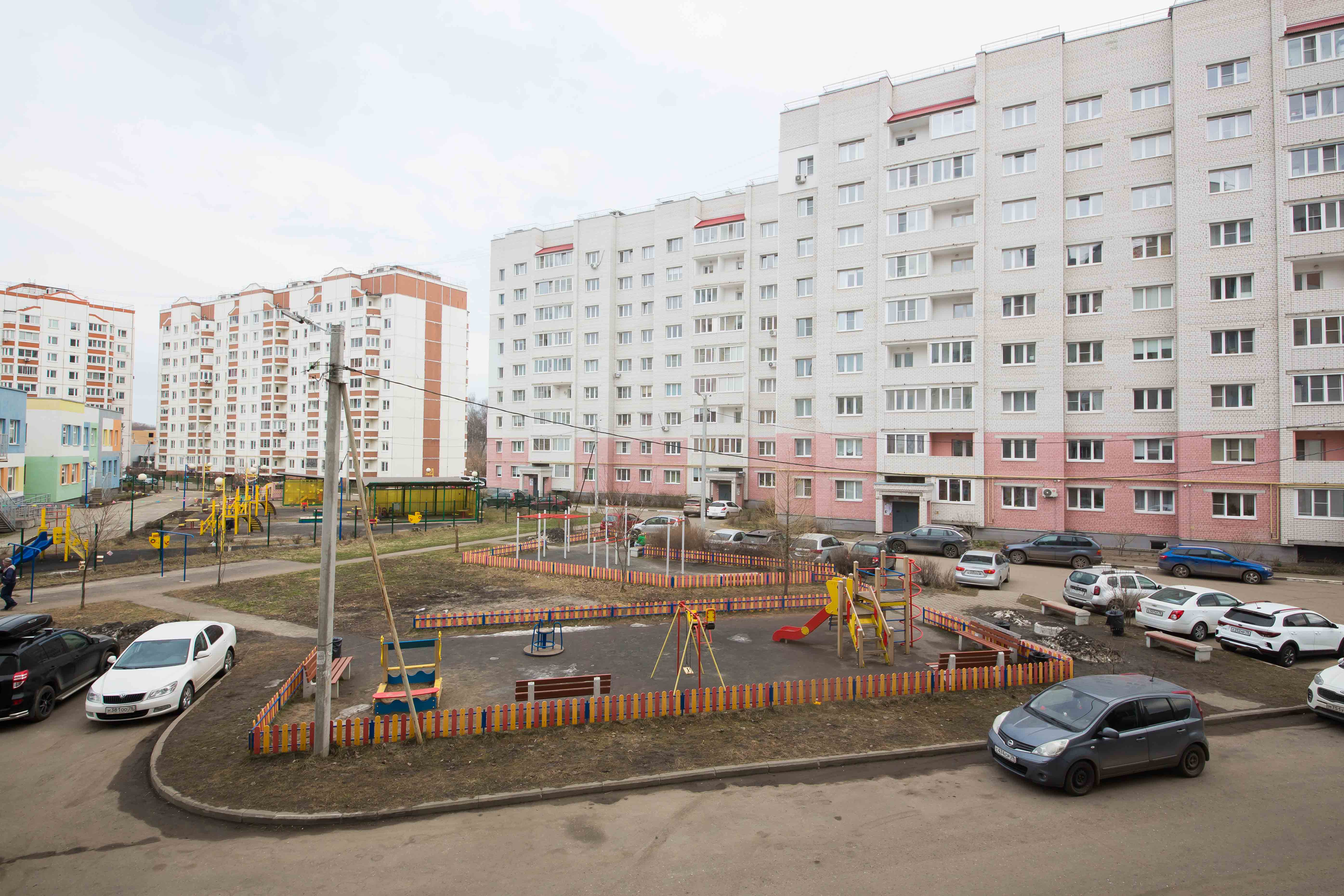 Теплая, просторная двухкомнатная квартира во Фрунзенском районе!