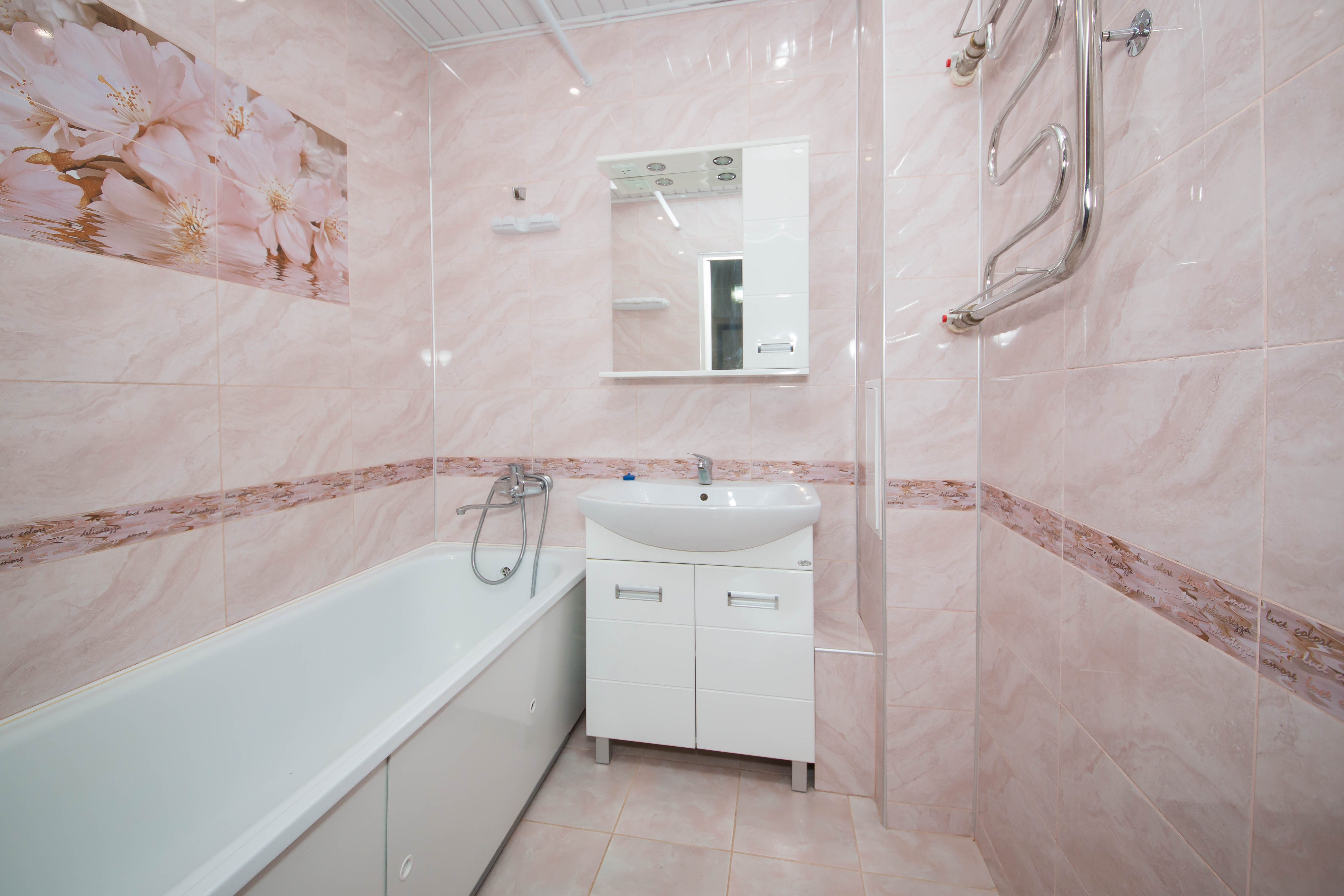 Теплая, просторная двухкомнатная квартира во Фрунзенском районе!