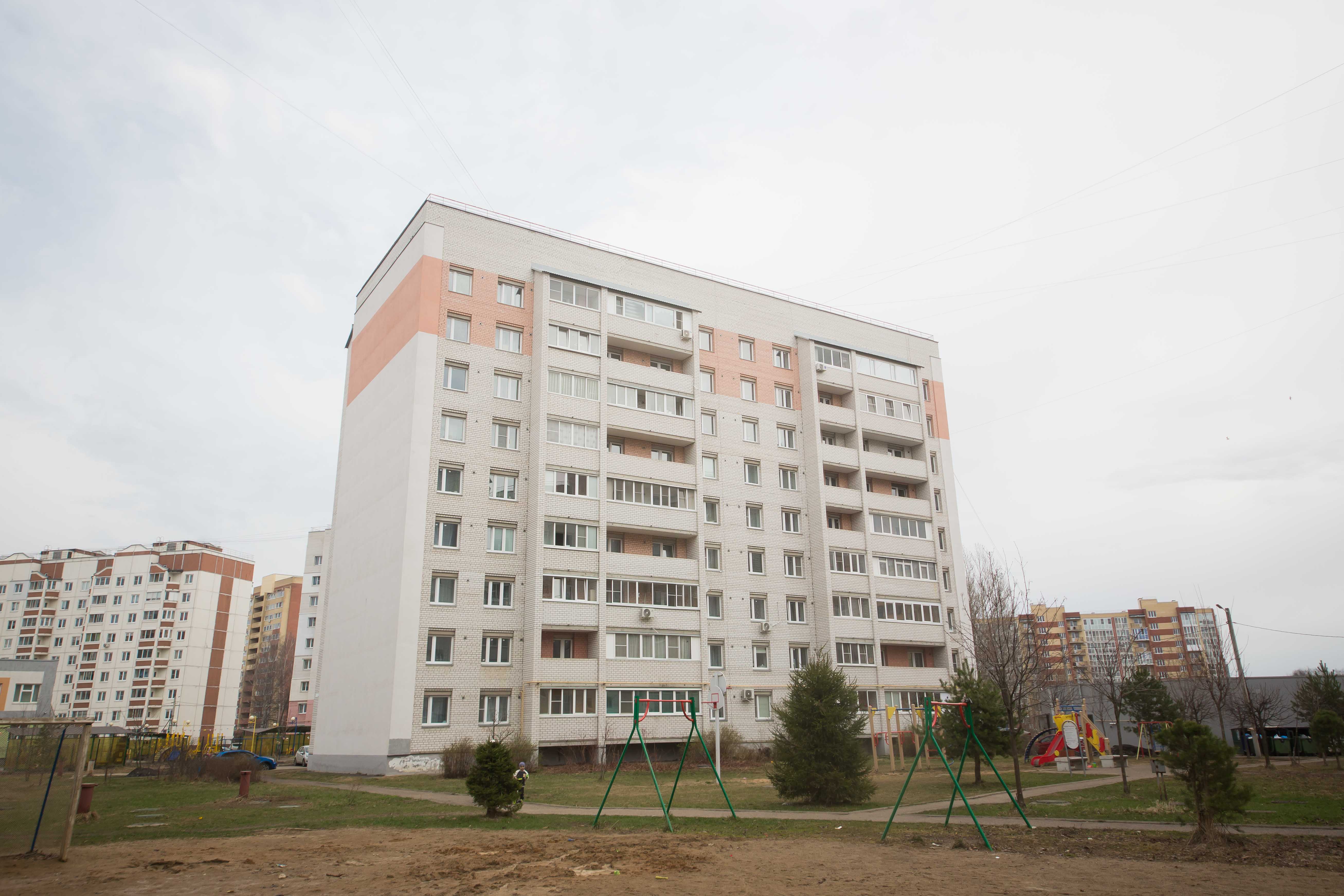 Теплая, просторная двухкомнатная квартира во Фрунзенском районе!