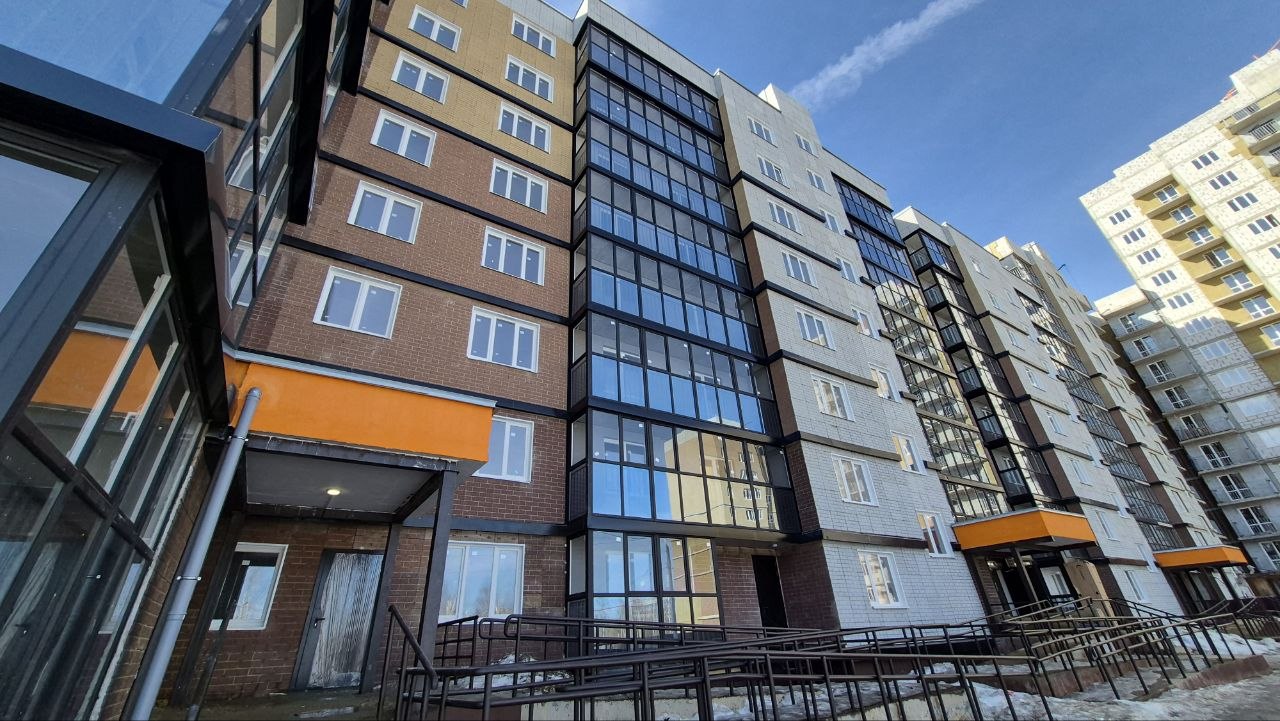 В продаже 3 комнатная квартира в новом доме.