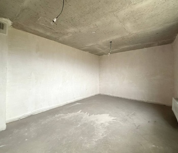 Квартиру-студию в новом готовом доме с удобной планировкой, в прекрасном развитом районе со сложившейся инфраструктурой.