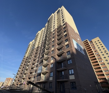 Квартиру-студию в новом доме с удобной планировкой, в прекрасном развитом районе со сложившейся инфраструктурой.