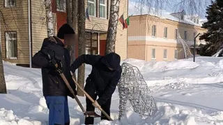 Не хочешь платить алименты? Чисти снег!