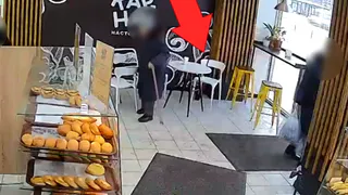 В Сыктывкаре полицейские вернули пенсионерке украденную в кафе сумку