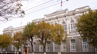 Дом. РФ обосновал продажу здания рязанского правительства техническим сбоем