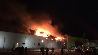 Пожар в “М5 Молл”: очевидцы рассказали, как все начиналось