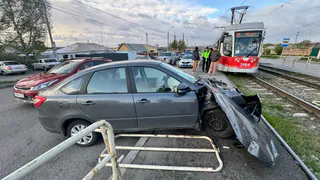 В Магнитогорске ДТП на улице Магнитной: водитель «Лады Гранты» не справился с управлением