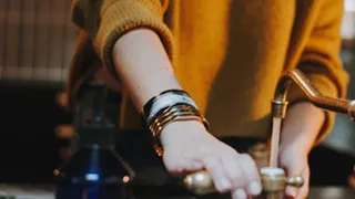 Жители улицы Интернациональная жалуются на длительное отсутствие горячей воды: ответ РМПТС